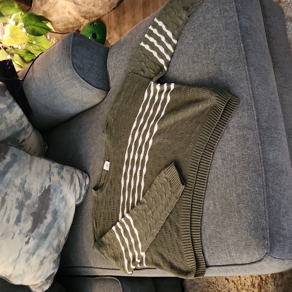 Cabi green sweater - Picture 3 of 3